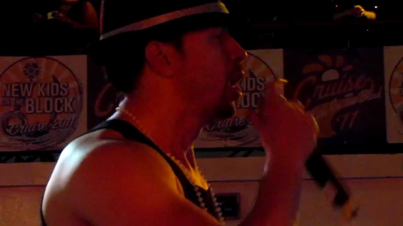 NKOTB Cruise 2011 - Red Carpet Party - Donnie 