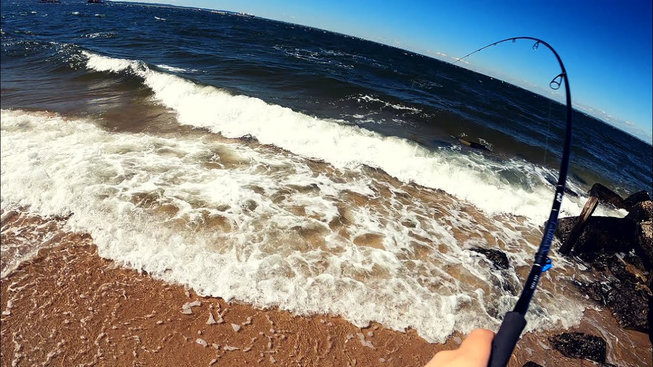 Jigging Fluke in Heavy Wind - Tips for Surf Flounder Fishing