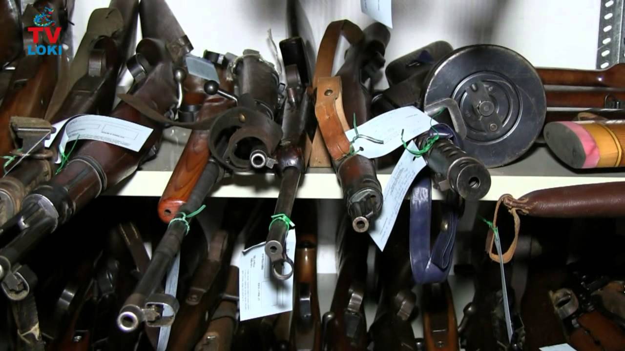 Ličani dragovoljno predaju oružje