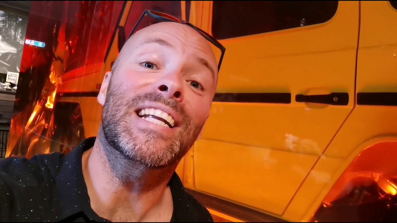 KO MILIJON NI DOVOLJ + GREGORČIČ BO RABIL POČITNICE - Mercedes G experience Graz - VLOG #745