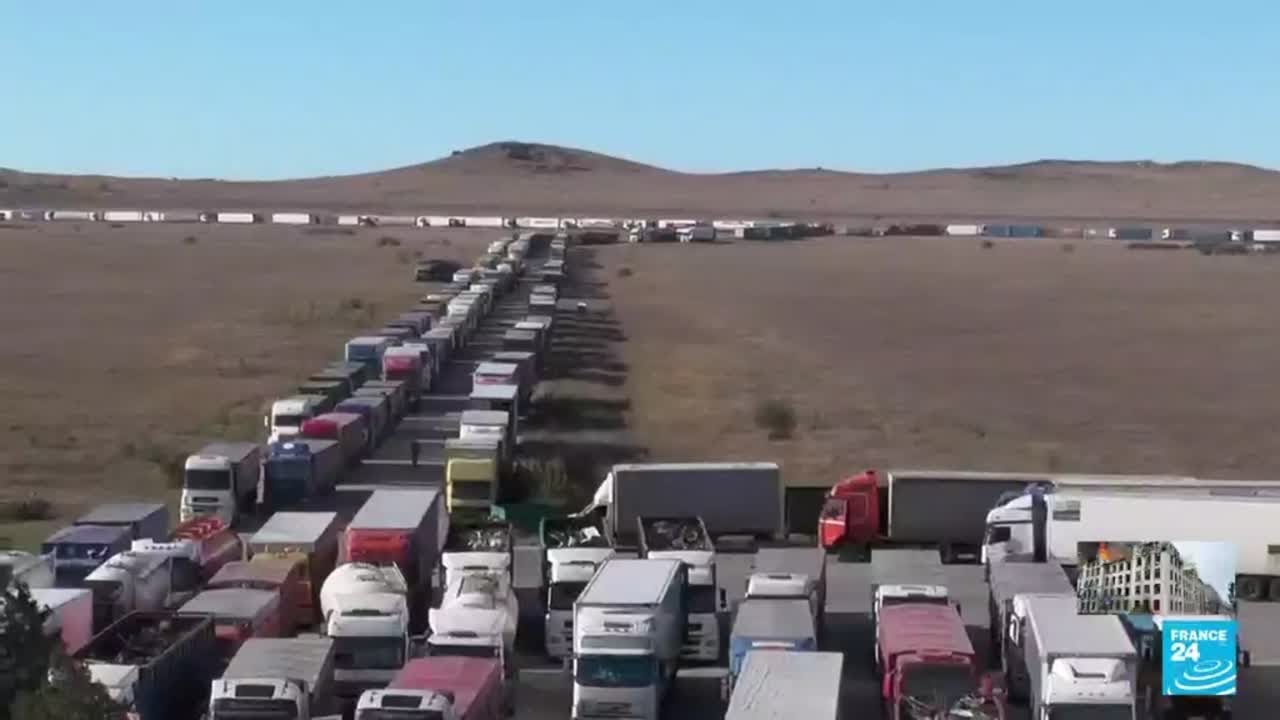 Ucrania denuncia como “deportaciones” las “evacuaciones” rusas de civiles en Jersón