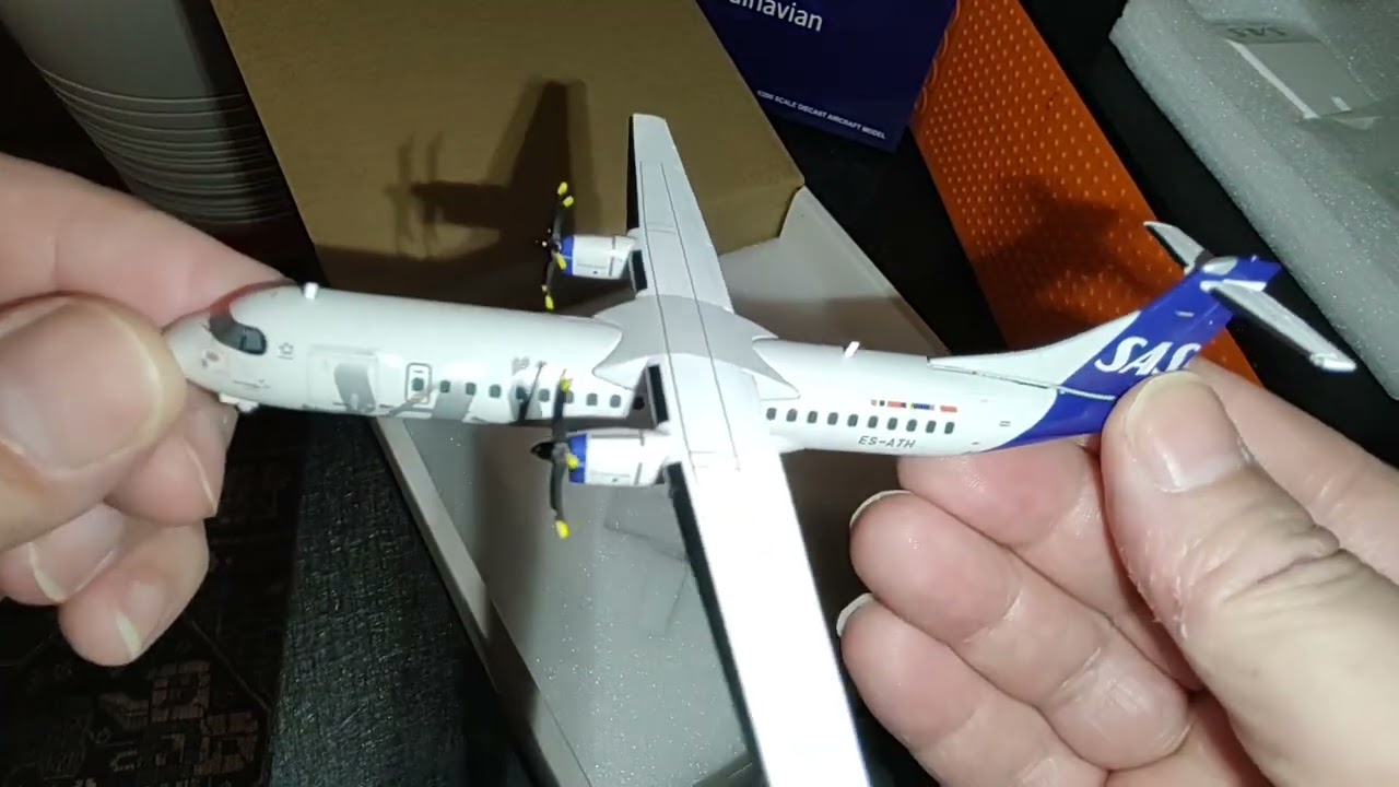 Scandinavian Airlines (SAS) ATR-72-600 JC Wings 1:200 Scale