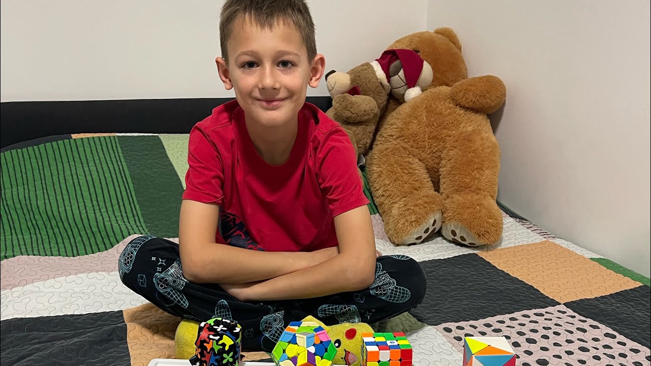 11 кубиков Рубика и головоломки 