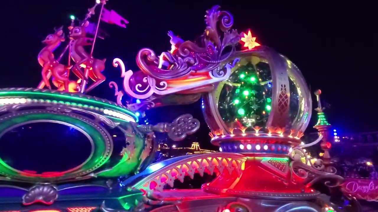 Mickey's Dazzling Christmas Parade from the Central Plaza at Disneyland Paris 