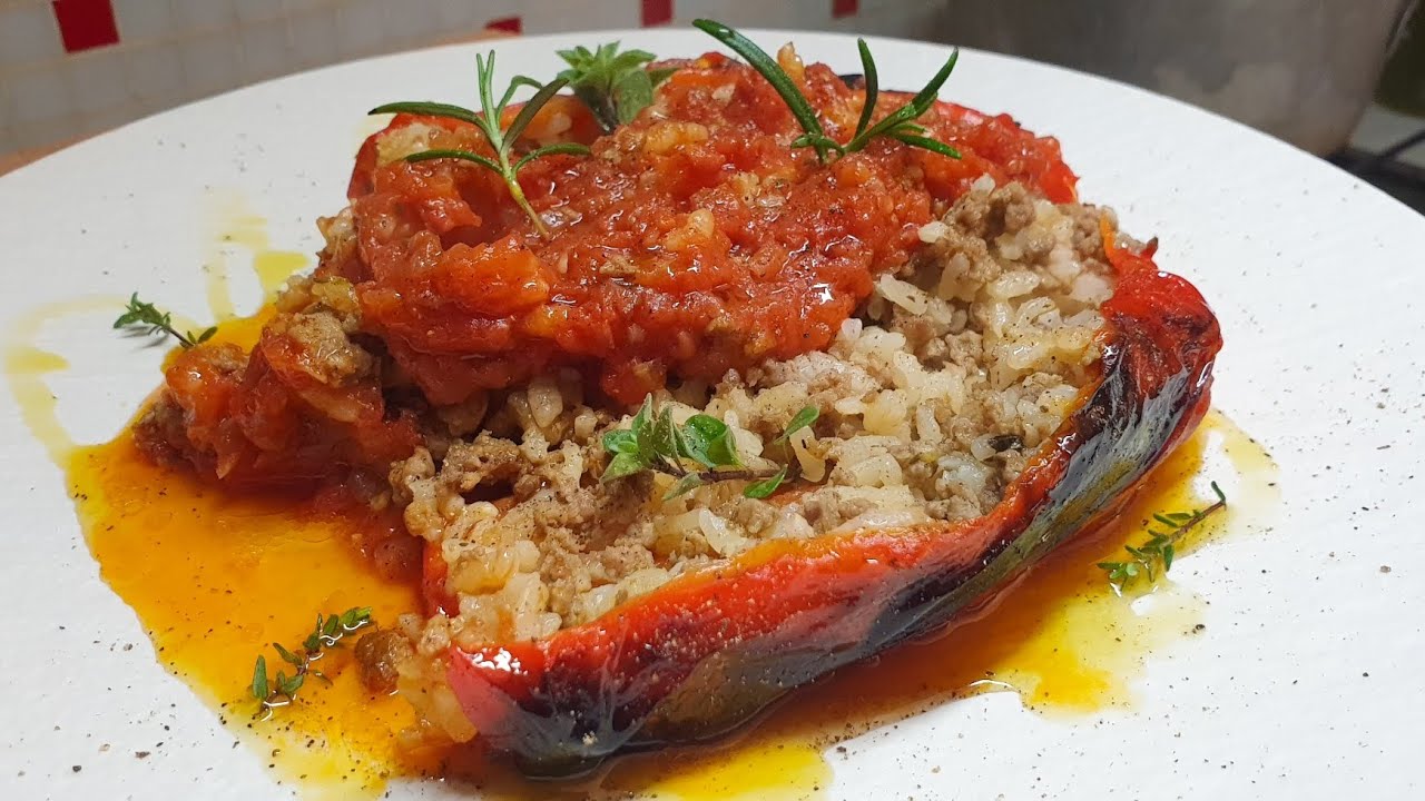 Peperoni ripieni al forno.