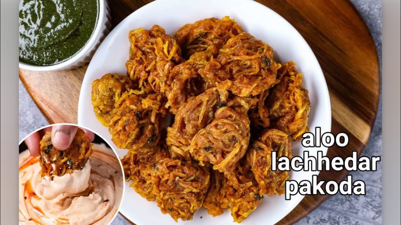 आलू 🥔 पियाज के गरम गरम पकोड़ा के साथ हरी चटनी और चटनी 