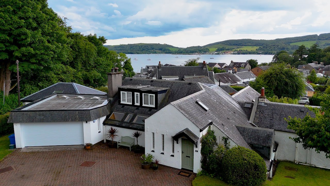 17 Inchgrower Grove, Rhu, Helensburgh, G84 8SY