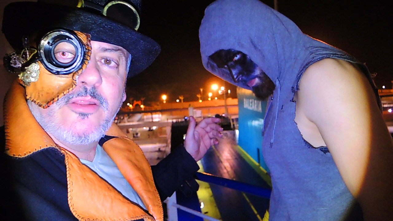Alquitrán lucha a codo partido en el III Crucero Zombie