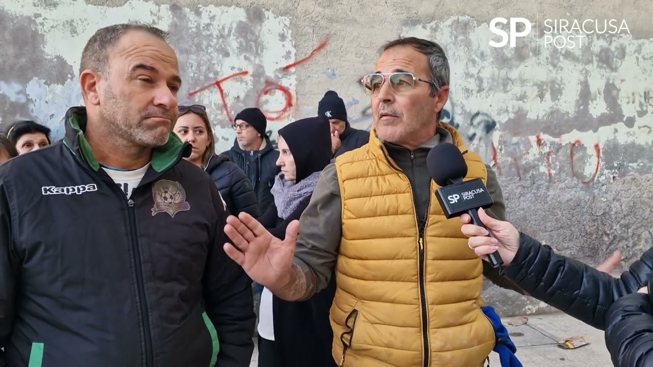Il degrado nelle palazzine popolari di via Algeri 122/124: 64 famiglie chiedono interventi immediati