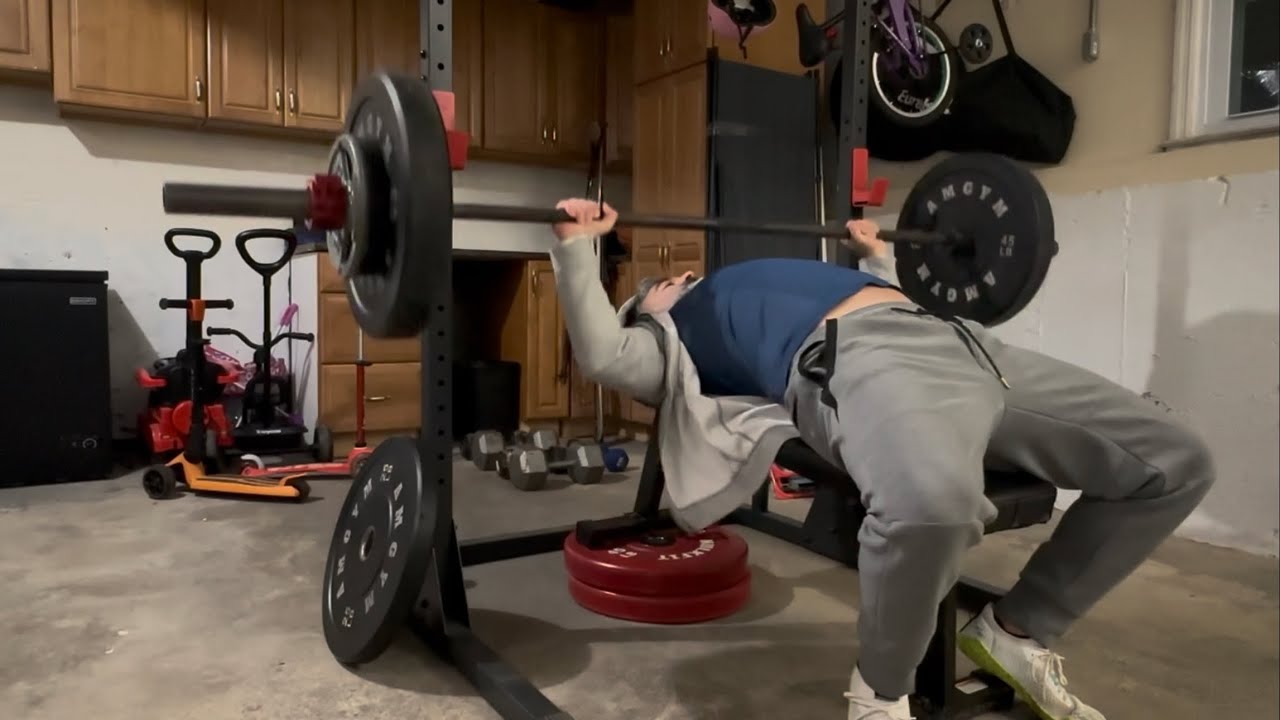 How to Break Through a Bench Press Plateau 