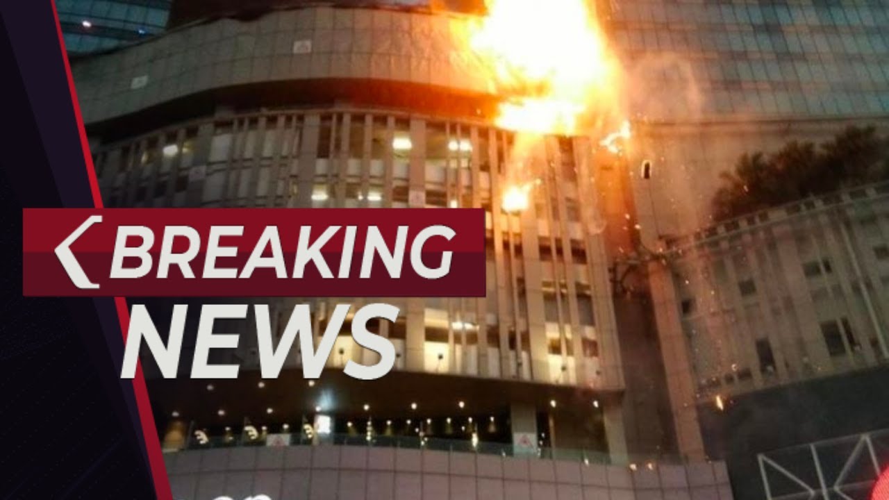 BREAKING NEWS - Kebakaran di Tunjungan Plaza, Surabaya
