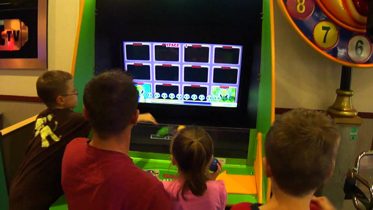 Chuck E Cheese 10/25/11 #11