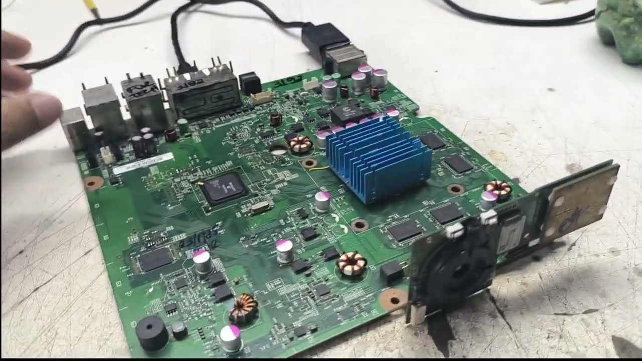 Xbox 360 Liga acende led verde mais não tem imagem e não inicia circulo dos anéis nem acende óptico.