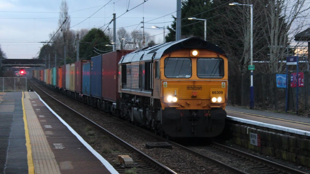 Fast Trains at Leyland 17/01/26