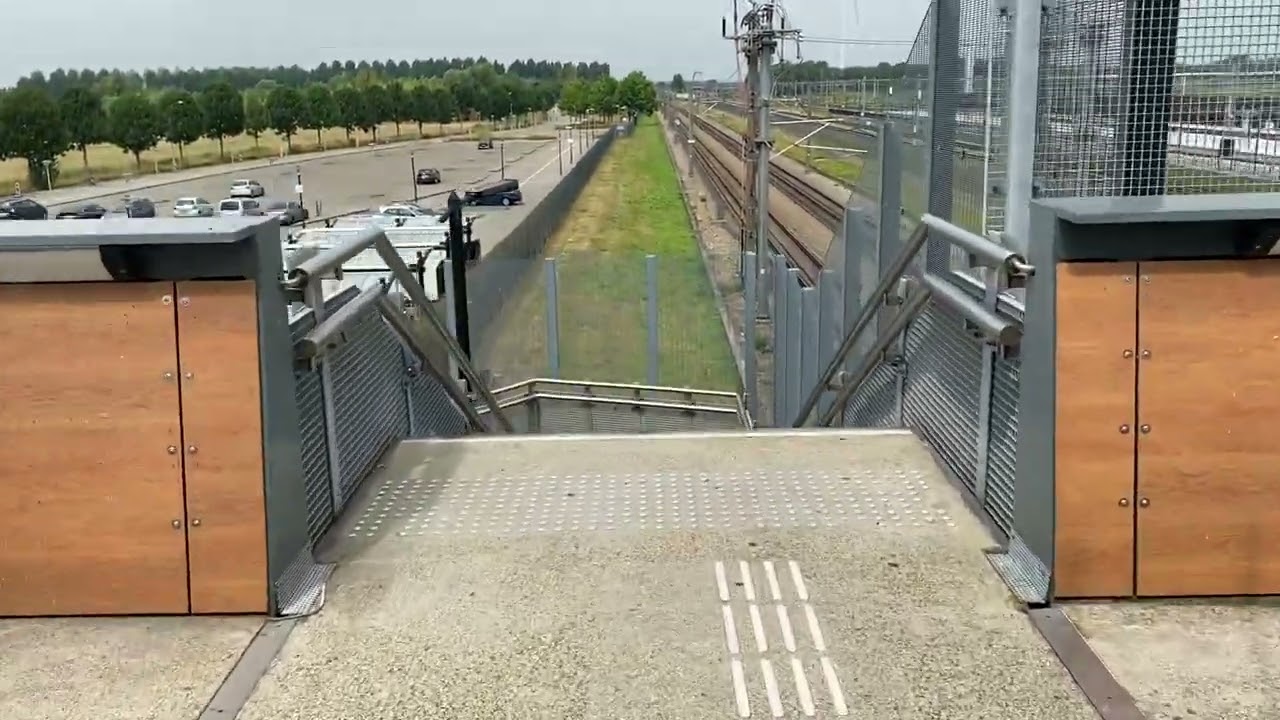 Met de Lift naar 1 Brug Nivo op Station Lage Zwaluwe