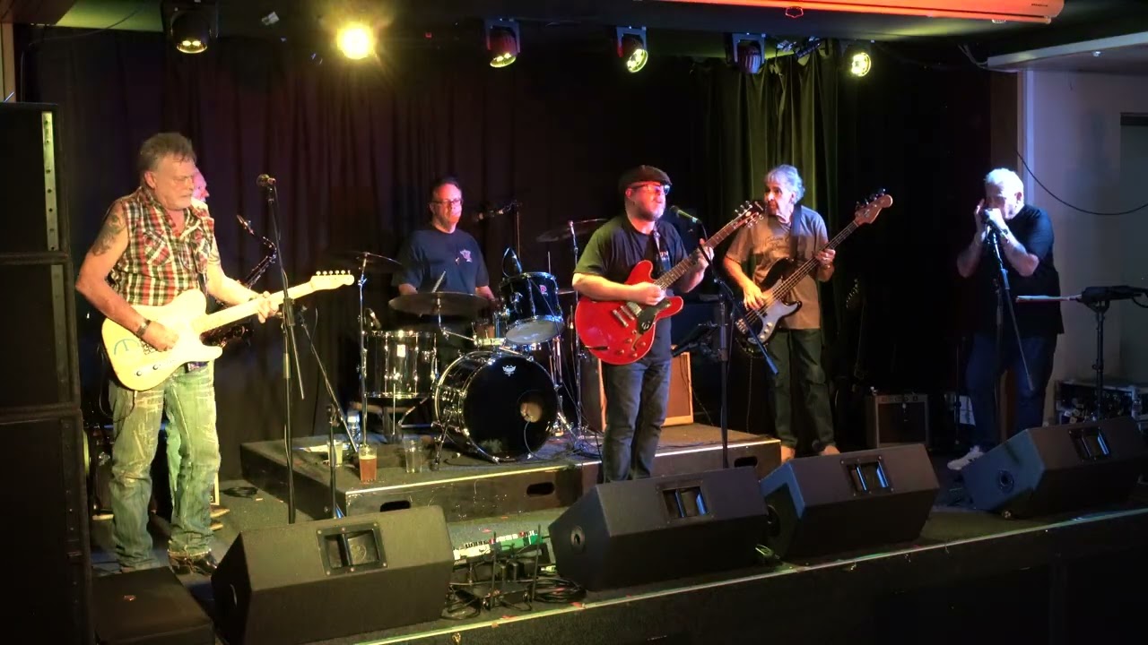 Blue city wailers band  C0074