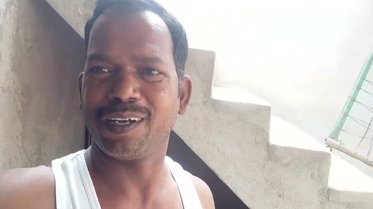 భారీ సైజు గుడ్డు పెట్టిన మా కోడి 