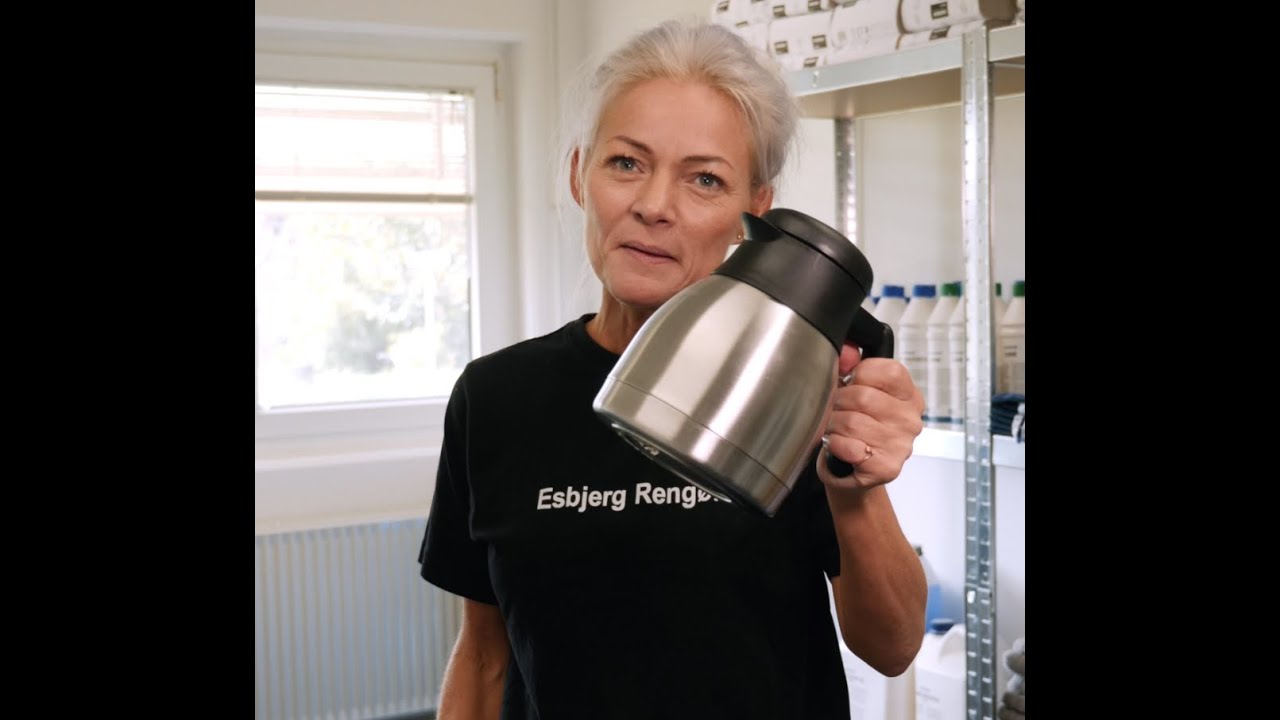 S&aring;dan bliver en Kaffekande skinnende ren! Reng&oslash;ringstips og tricks - Esbjerg Reng&oslash;ring