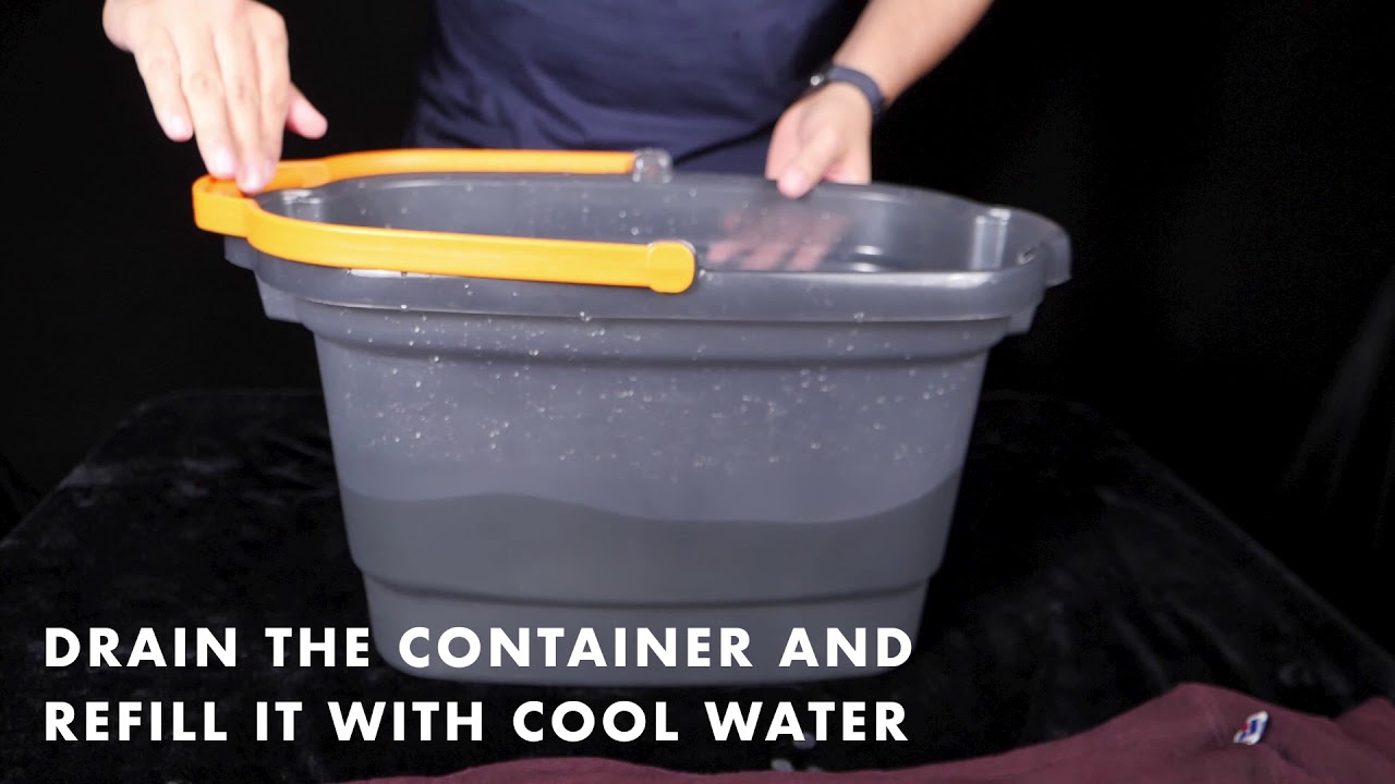 How to Stretch a Sweatshirt | Russell Athletic&reg;