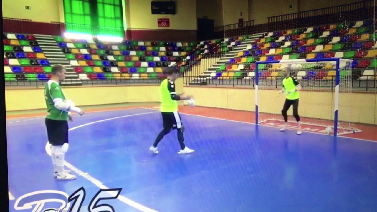 Calentamiento de porteros del club deportivo Úbeda Viva de fútbol sala
