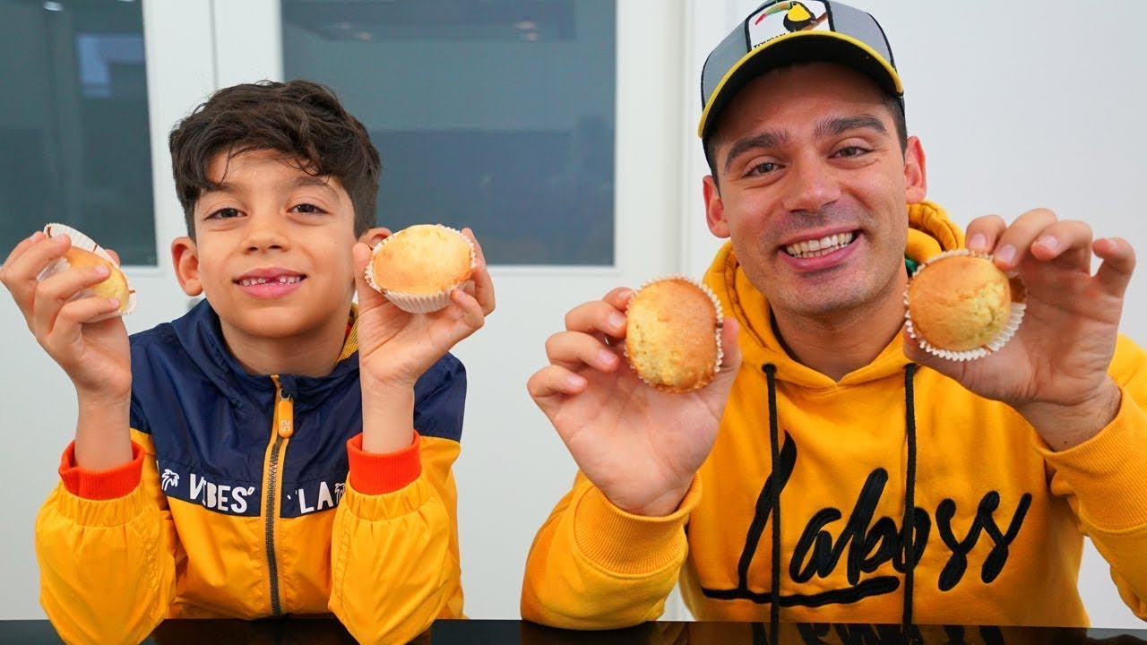 Intrattenimento per tutta la famiglia. Fare i cupcakes in casa. Jason e Alex cucinano insieme