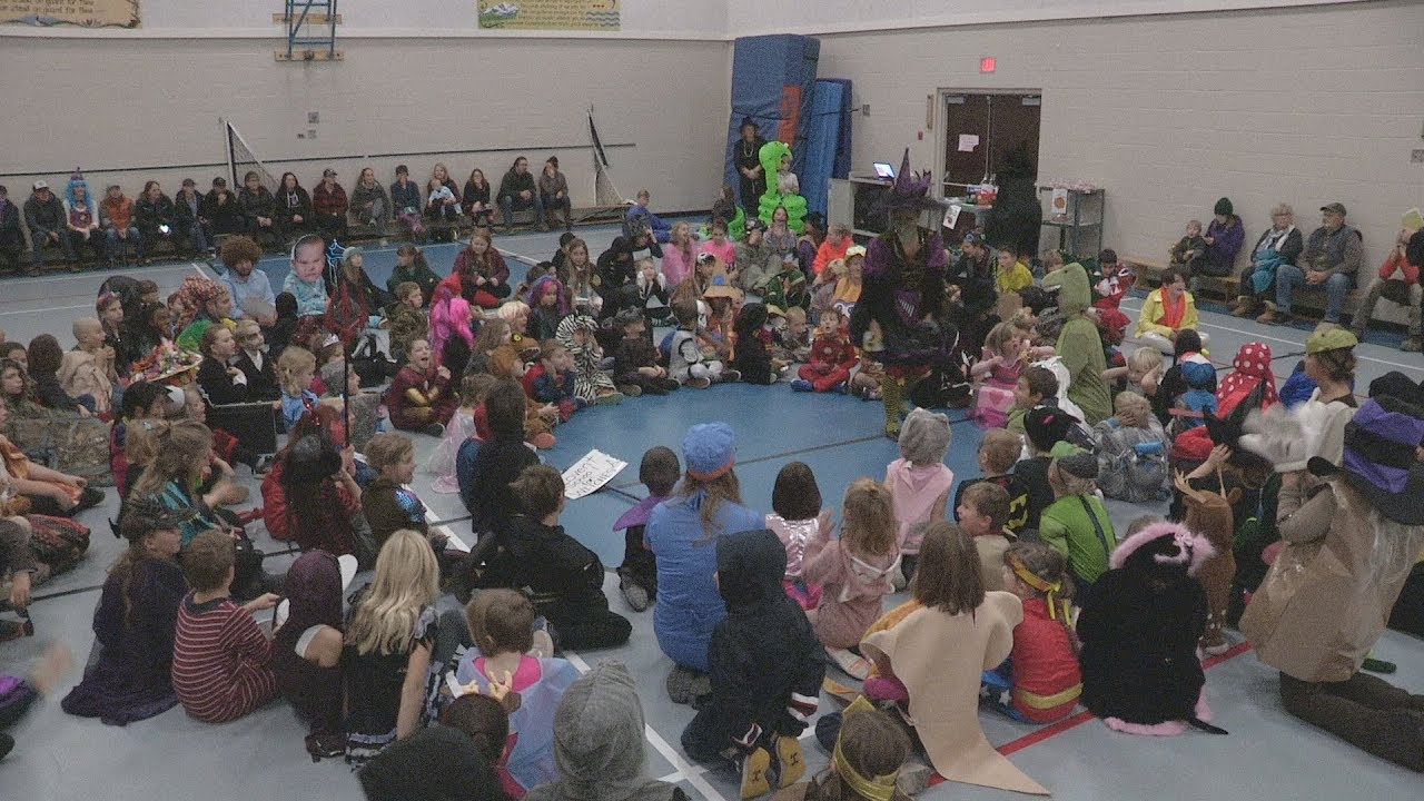 Valemount Elementary School 2019 Halloween Costume Parade