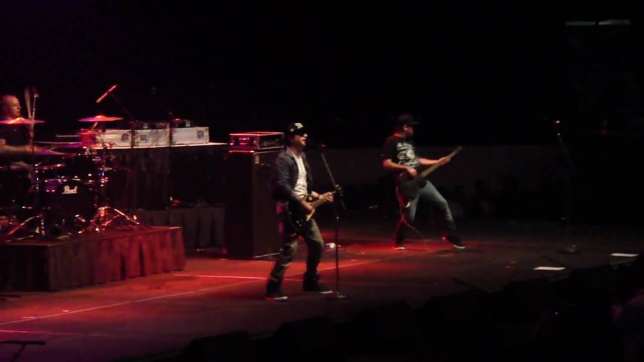 Kevin Rudolf - I Made It - Live