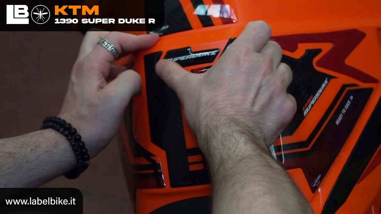 Applica Perfettamente il 𝐏𝐚𝐫𝐚𝐬𝐞𝐫𝐛𝐚𝐭𝐨𝐢𝐨 𝐁𝐚𝐬𝐬𝐨 sulla KTM 1390 Super Duke R - 𝐏𝐫𝐨𝐭𝐞𝐠𝐠𝐢 𝐞 𝐏𝐞𝐫𝐬𝐨𝐧𝐚𝐥𝐢𝐳𝐳𝐚!
