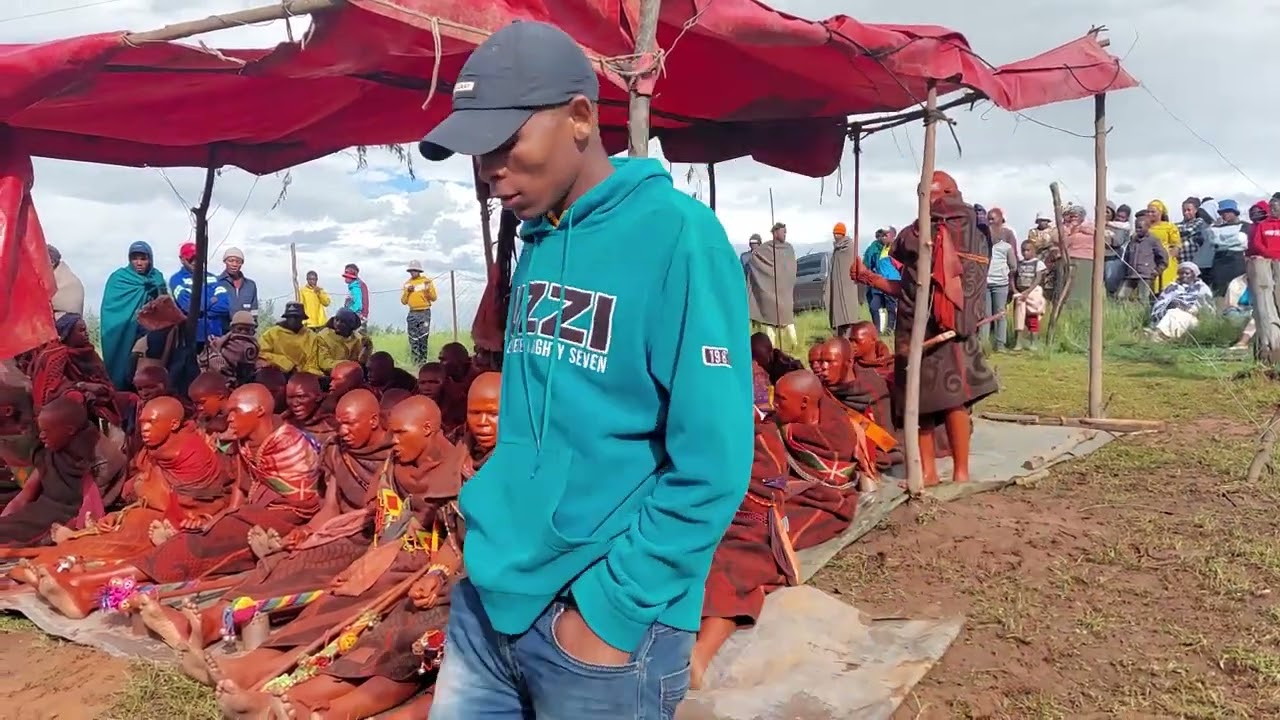 Dinare tse- Makolwane a ntate Senkhula, Motseng Thotaneng, sekoting sa morena Mpapa.