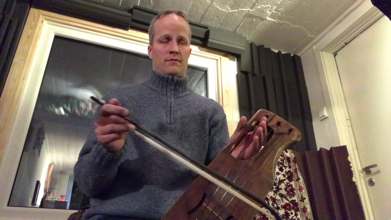 Tietäväinen (Värttinä) on Jouhikko