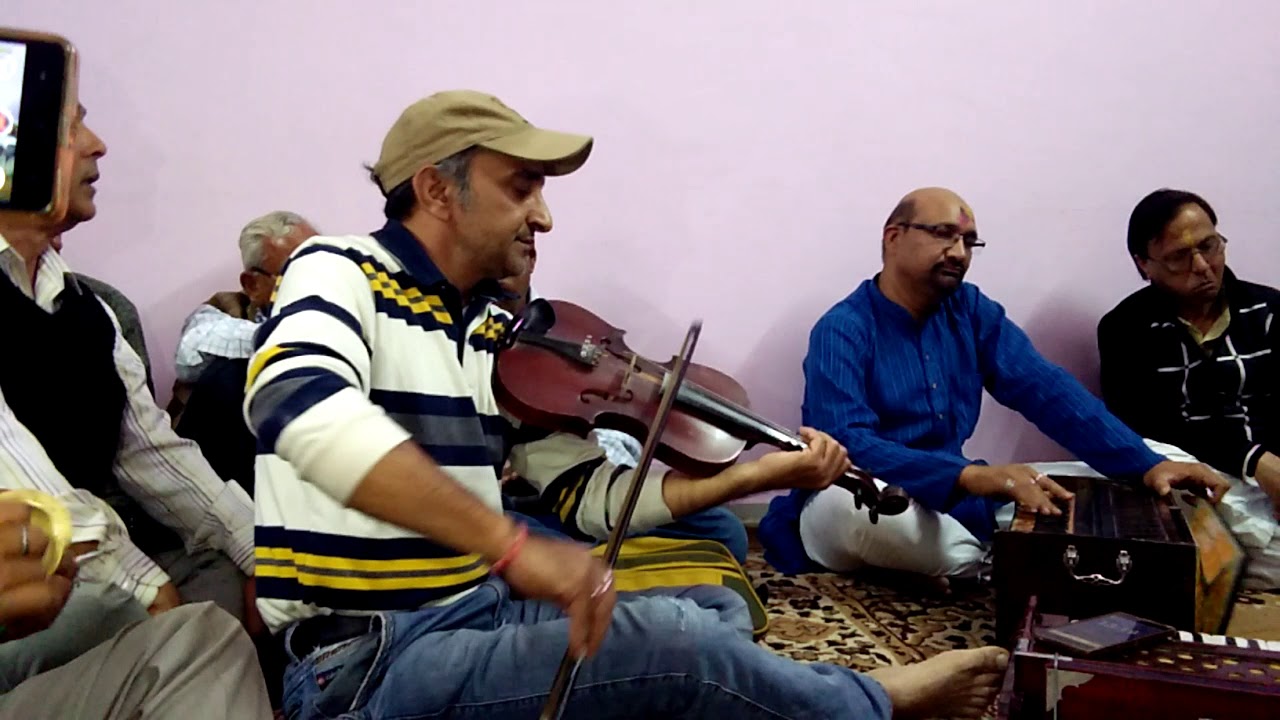 Gao suhagini Holi baras ki ghadi albeli.. Kumauni baithki Holi by SANJAY JOSHI