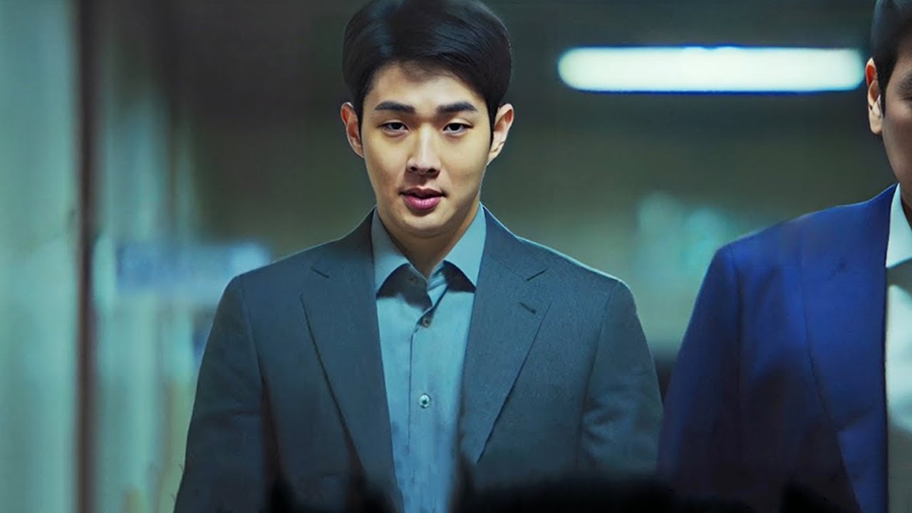 Undercover Cop Enters the Criminal Underworld to Avenge His Father&rsquo;s Death