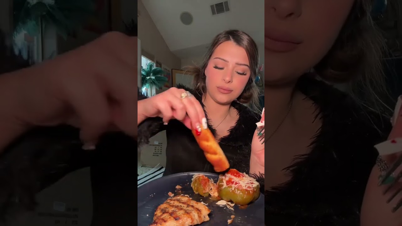 Seared chicken, stuffed bell peppers and garlic bread sticks Mukbang