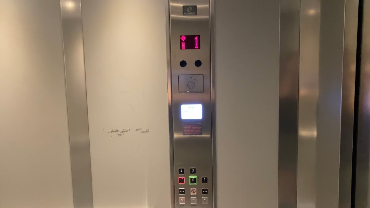 Awesome Kleemann Atlas Gigas Lift @ M&S Birmingham