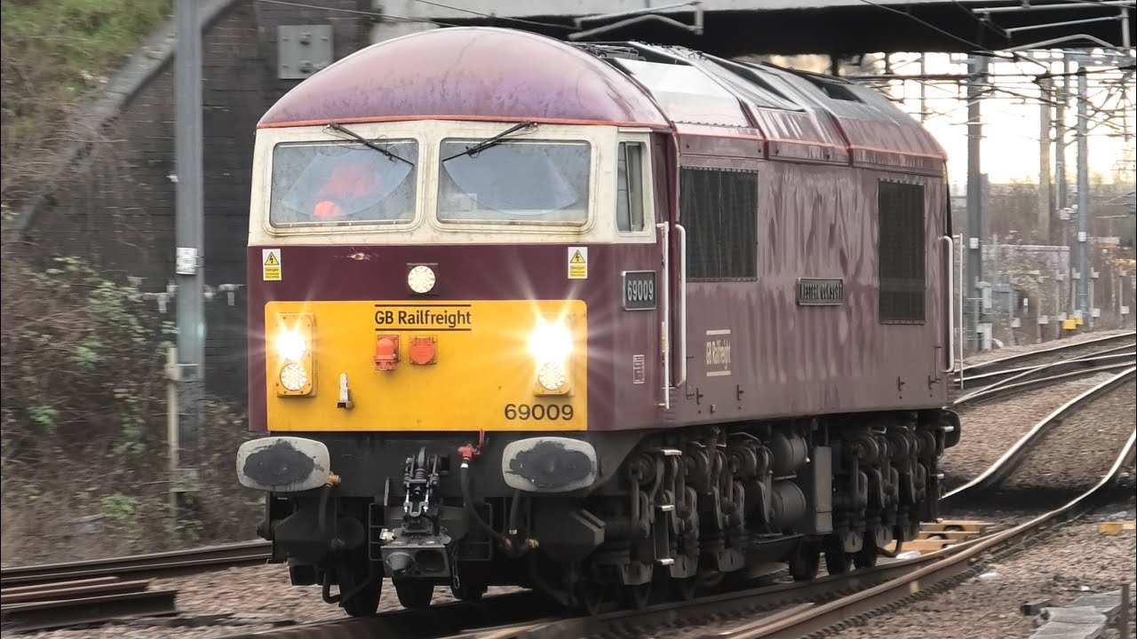 Fantastic Morning At Nuneaton Station Freight/passenger/light locos Trains 2nd March 2026 WCML