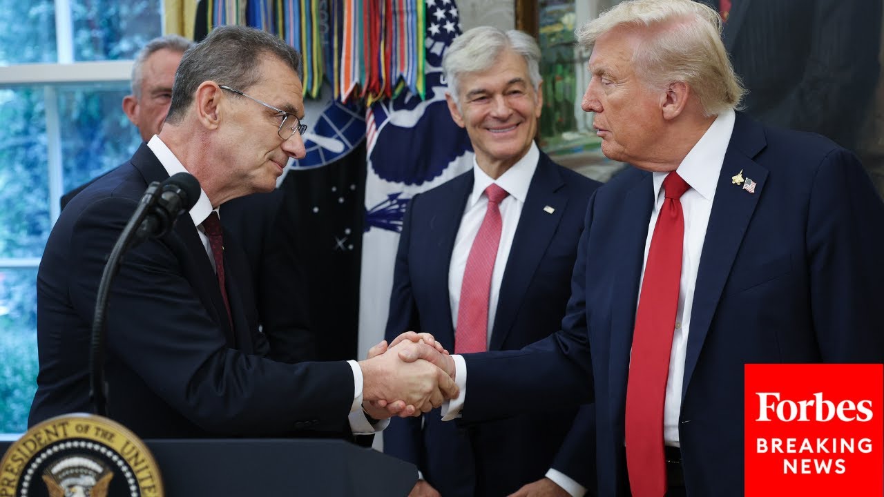 Pfizer CEO Heaps Praise On Trump, Cabinet After Signing 'Historic' Deal To Sell Lower Priced Drugs