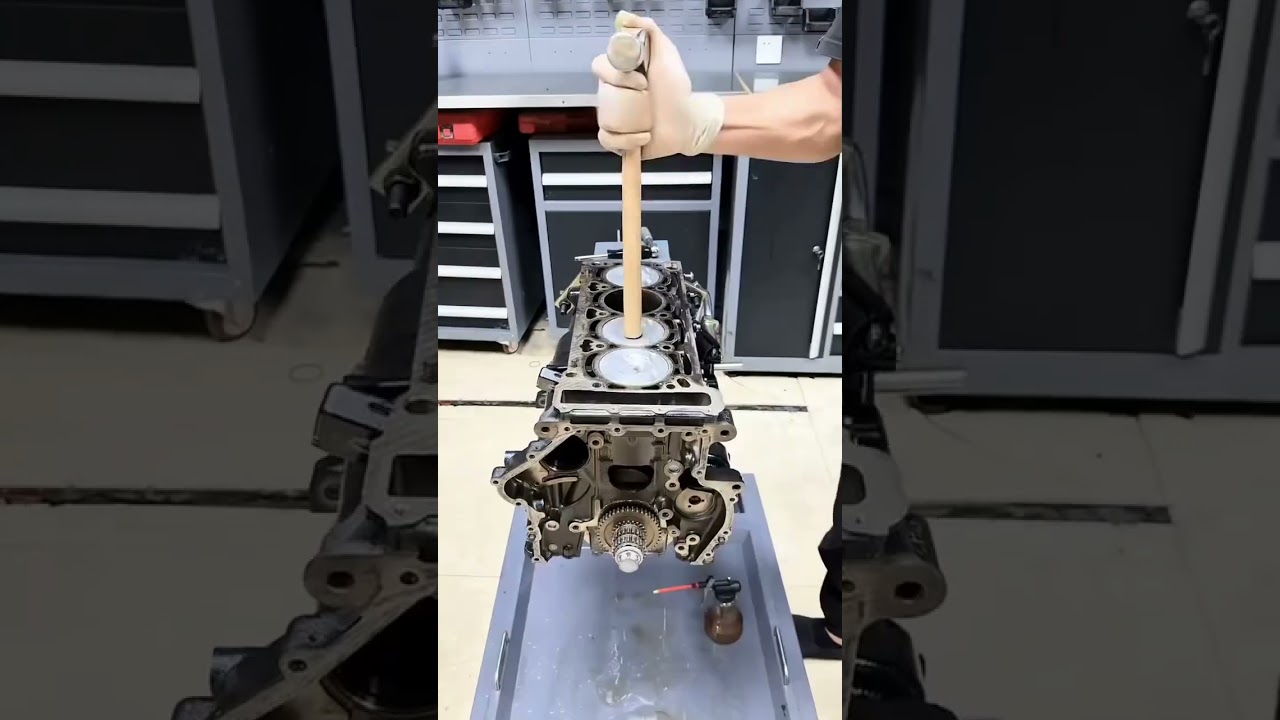 Volkswagen EA888 engine assembly #engine #carengine #EA888
