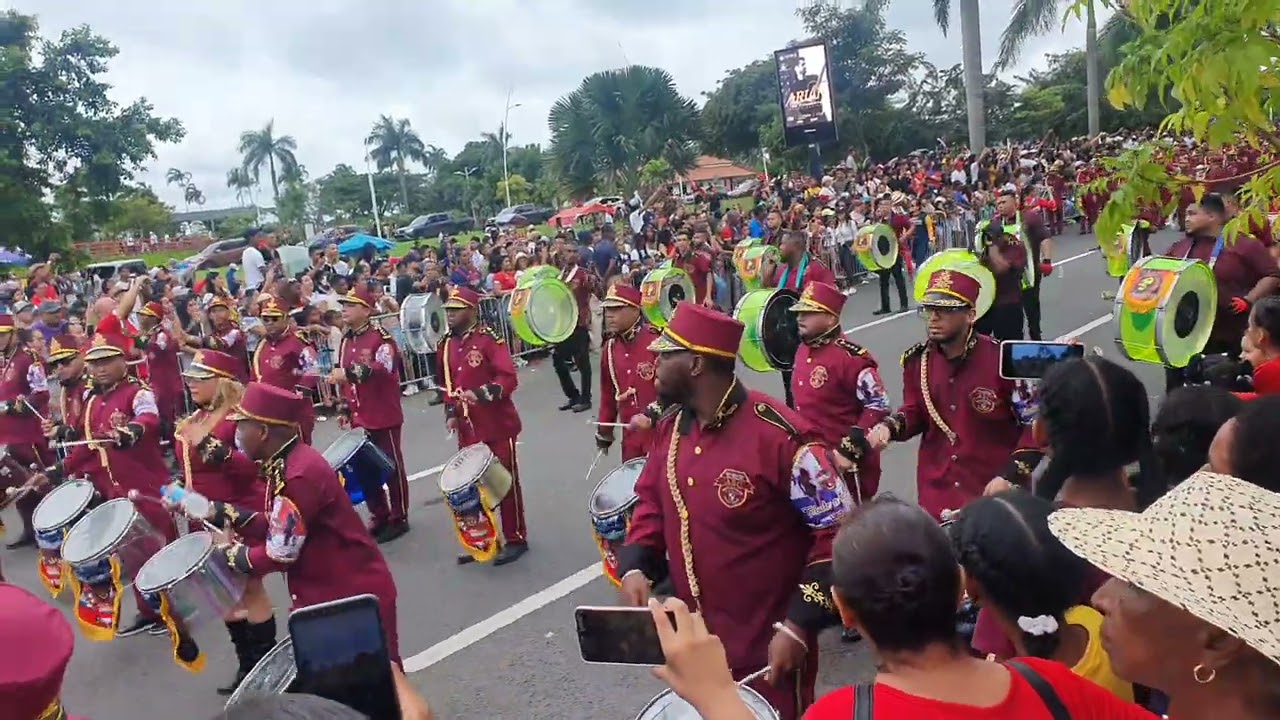 banda #1 el hogar desfile 4 nov 2022 ave balboa