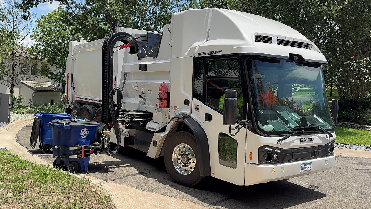City of Austin’s All Electric Demo McNeilus Volterra ZSL Garbage Truck