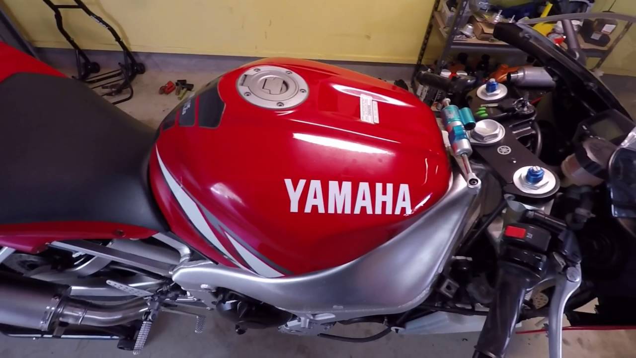 Yamaha R1 2001 model spark plug replacement