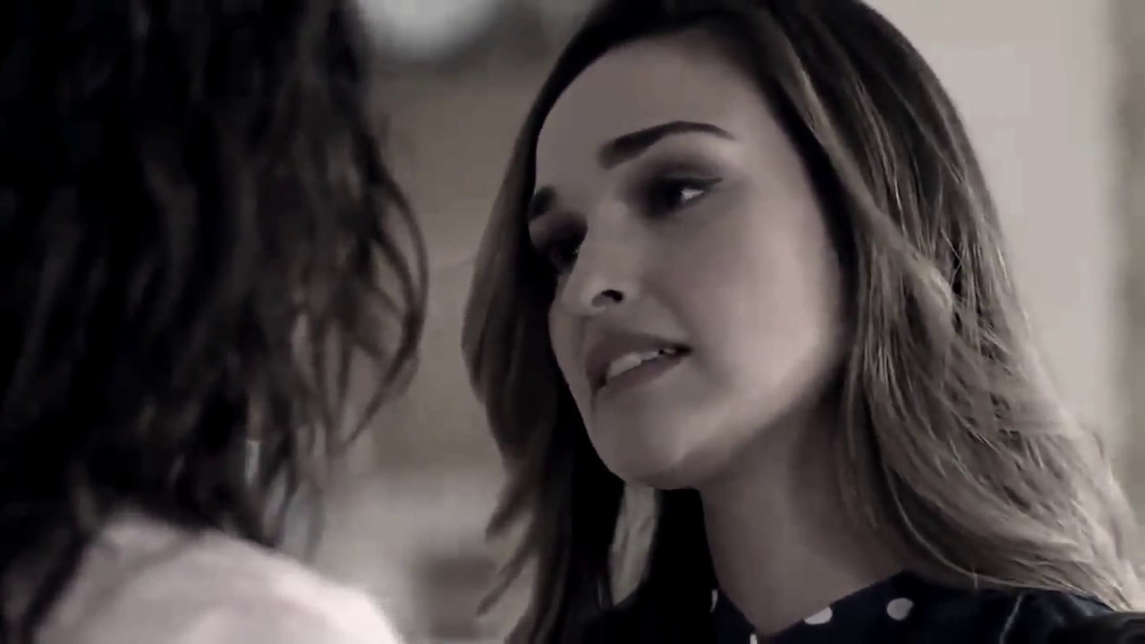 Génesis x Megan Thinking about you