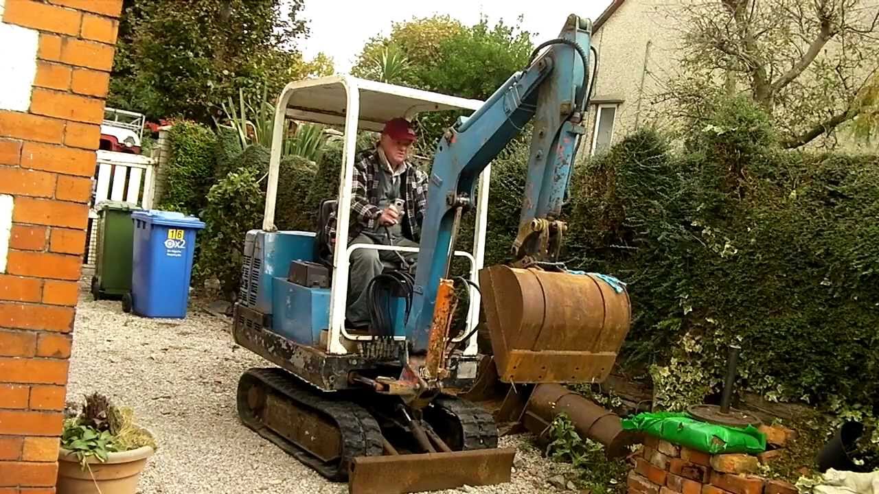 Pel-Job Mini Digger-Cold Start.DerryCam's YouTube Channel
