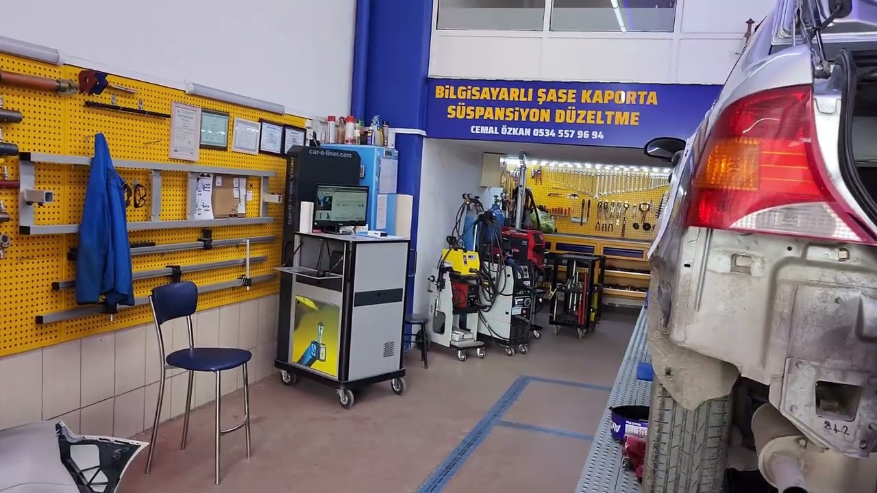 HASARLI FORD FOCUS ARACI BİLGİSAYARLI  DÜZELTME RÜZGAR ŞASE