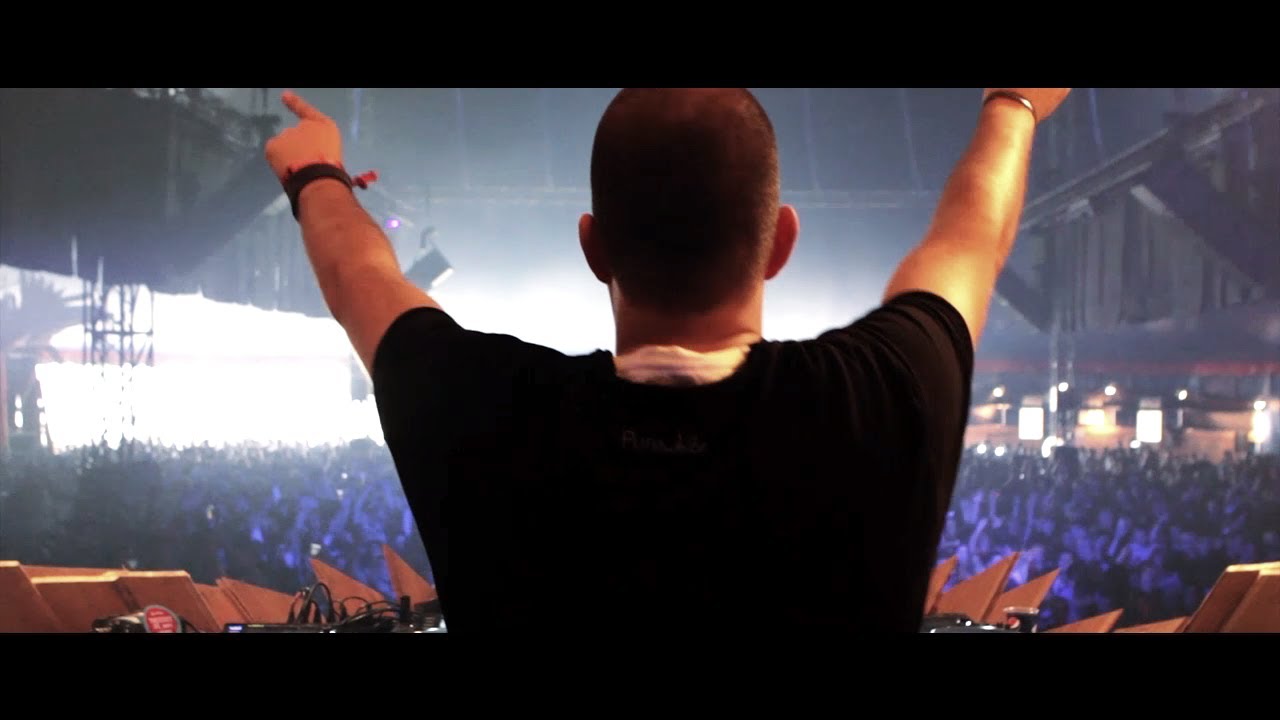 Brennan Heart - Running Late (Videoclip)
