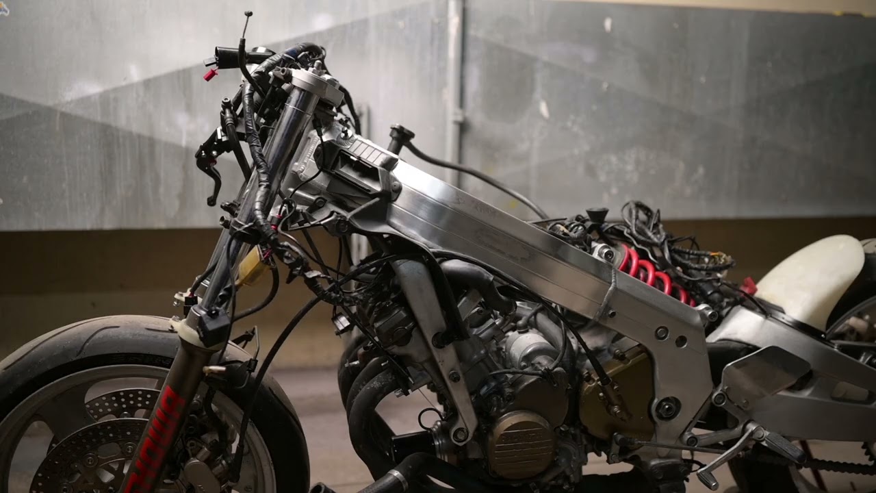 Мотодневник Honda CBR400RR nc23 снятие клапанной крышки карбюраторов и радиатора