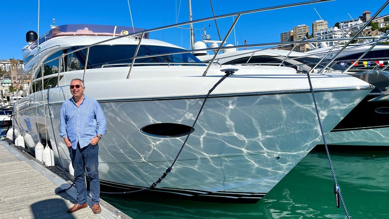 Яхтенный тур стоимостью 650 000 фунтов стерлингов: Princess 52 2015 года