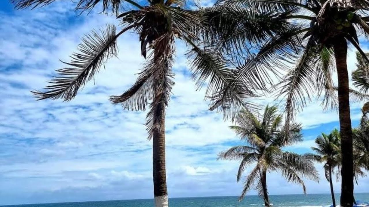 Kitnets Itapua Residencia - 1 Minuto de Caminhada Ate a Praia | Salvador, Brazil | Hotel Review 🏨