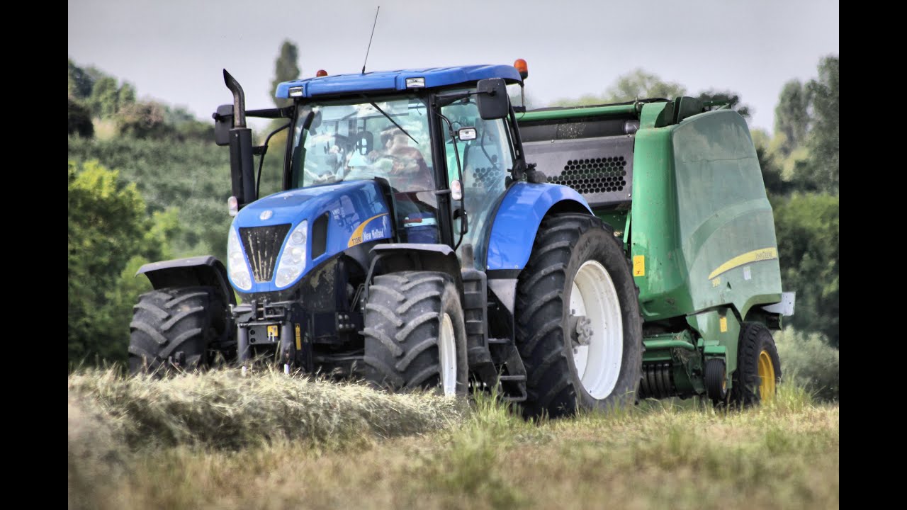 Fenaison 2015 - Pressage de foin*HD