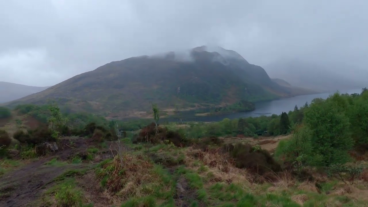 🏴󠁧󠁢󠁳󠁣󠁴󠁿 Glenfinnan Viaduct | Hiking along a known trail for its Harry Potter films setting...