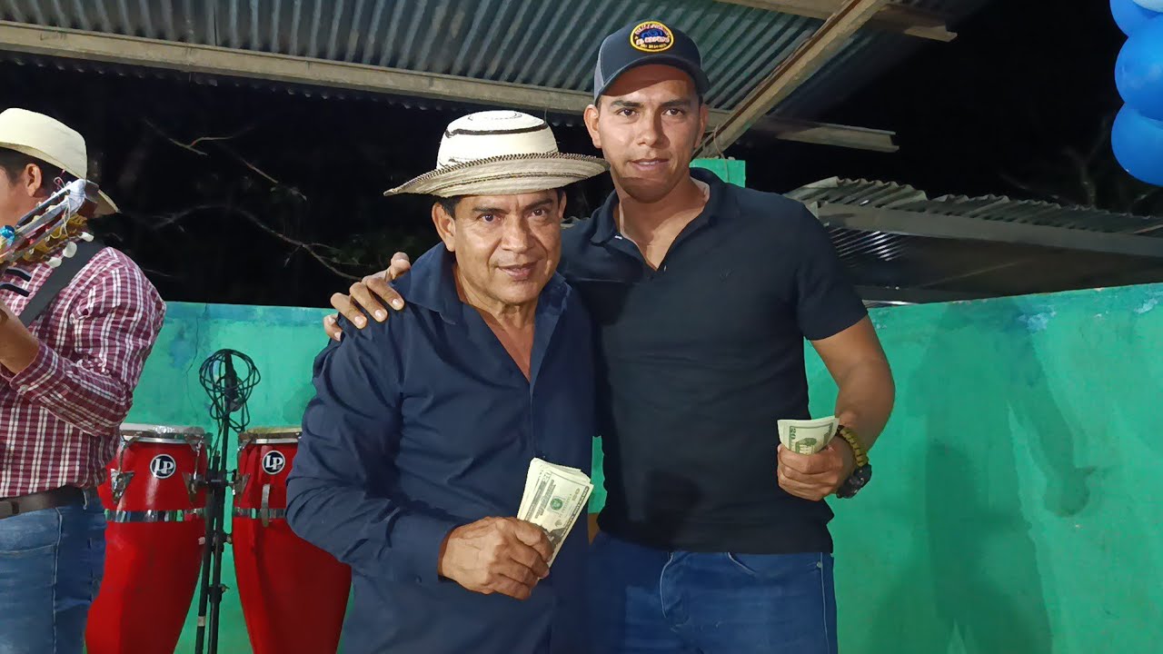 VERSO DE LA AMISTAD Y  LLANTO Y GALLINO PICAO EN EL CUMPLEAÑO DEL PROFESOR POLO GARCÍA 